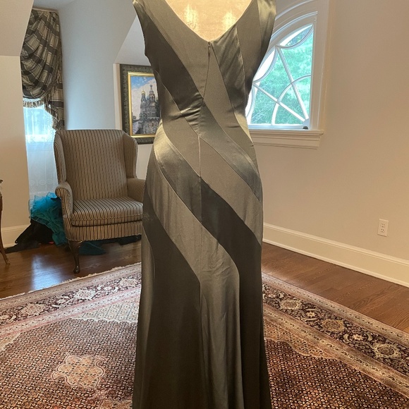 Luxury Paris Designer Jacques Molko Gray Bias Silk evening gown - Picture 8 of 14